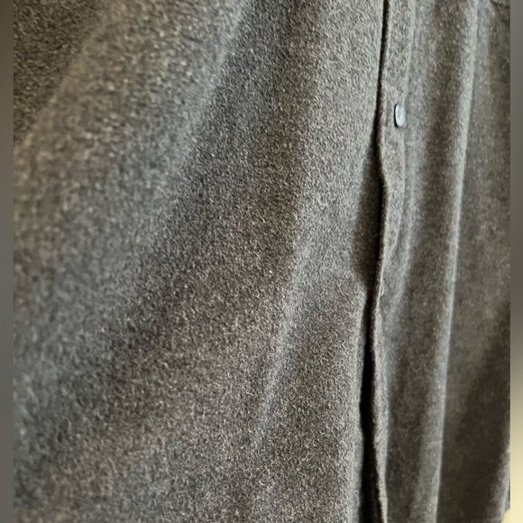 Mens nautica long sleeve flannel shirt. Size XL, dark grey, long sleeves. EUC - Picture 4 of 7